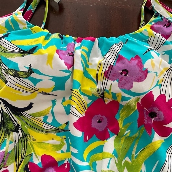 Ocean Ave women’s swim wear . Floral print Tankini top and bottom size medium - Picture 7 of 8